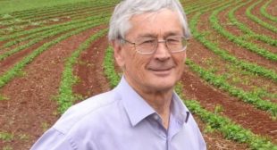 Dick Smith to close his grocery line Dick Smith to close his grocery line